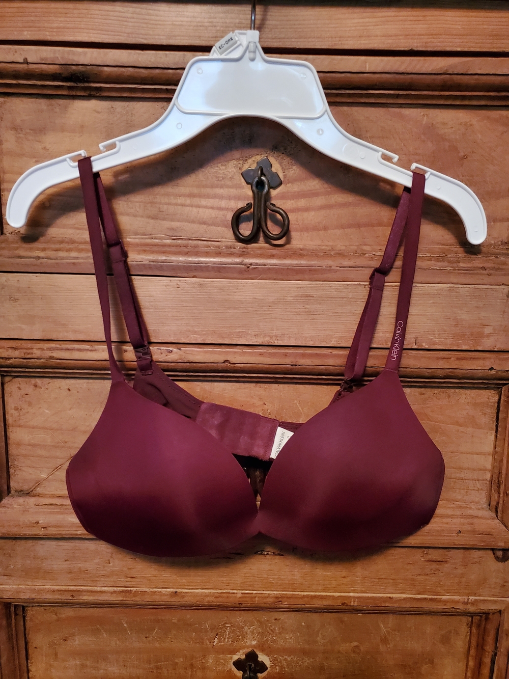 Calvin Klein 34A Padded Push Up T-Shirt Bras Set Of 2 Burgundy And Nude